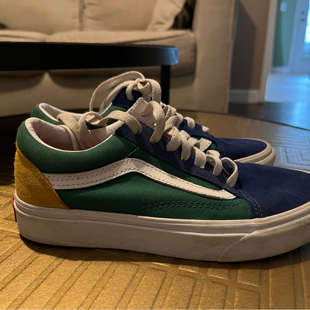 Vans - Picture 2 of 5